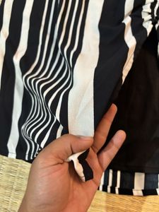 Black And White Slit Skirt
