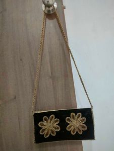 Embroidery Clutch 👜