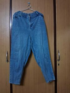SLOUCHY FIT BLUE DENIM JEANS