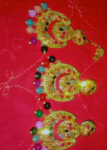 Multicolored Mangtika With Earings Perfect For Al