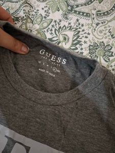 Guess Tshirt