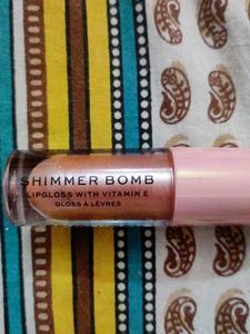 Revolution Lipgloss