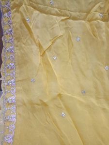 Yellow Embroidered🟡 &amp; White Lace🤍 Dupatta Set