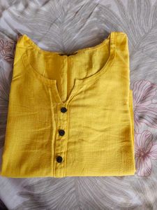 Aurelia Haldi Kurti