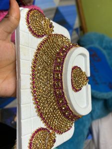 Graceful Golden And Pink Jewellery Set