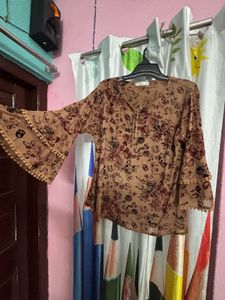 Floral Print Tie-Neck Top
