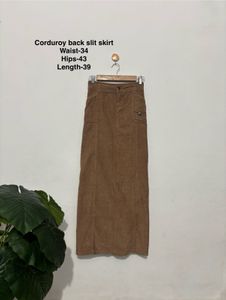Corduroy Back Slit Skirt
