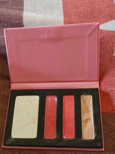 Blush &amp; Highlighter Palette