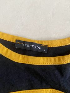 Stylish Graphic Print Tee