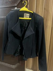 Stylish Black Zippered Jacket