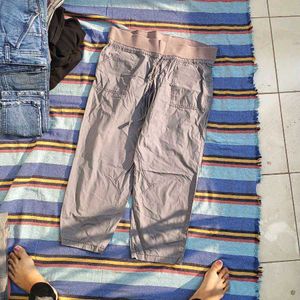 Capri Pants - Stylish &amp; Comfortable