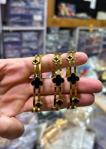 Clover Gold Bangle Set 1