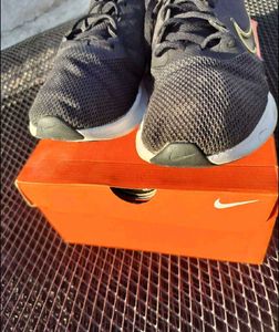 🏂OG NIKE DOWNSHIFTER 11 LIMITED EDITION