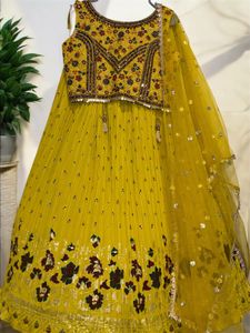 Crop top skirt set with dupatta for women