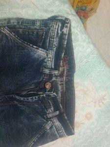 Men&#39;s Distressed Denim Jeans