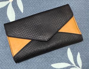 Buy Any Brand New Genuine Leather Wallet @Rs400