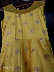 1 pics  gown yellow color 💛 😍 with dupatta
