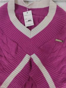 Stylish V-Neck Sweater ✅FIX RATE NO BARGAIN✅