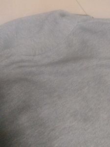 Gray Sleeveless Zip-Up Jacket
