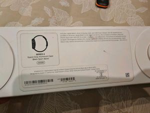 Apple Watch Series 4 GPS (Black) Extra Strap