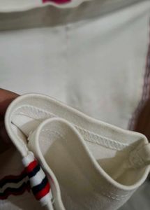 Stylish White Leggings with Stripe