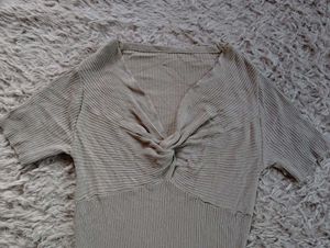 Ribbed Knotted Top
