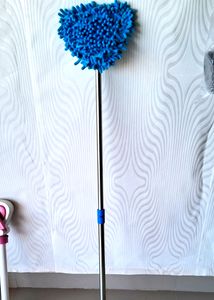 Triangle mop for cleaning