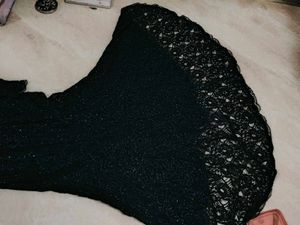 Elegant Black Lace Gown Partywear