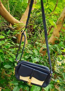 Oriflame Exclusive Dune Crossbody Bag
