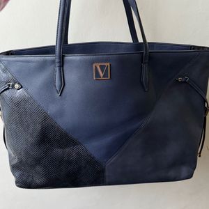 Victoria's Secret Tote Bag ( With Flaw)