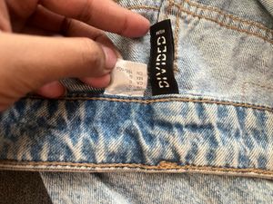 H&amp;M light blue distressed jeans