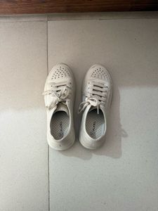 Zudio White Casual Shoes