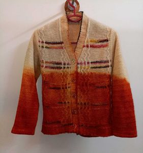 Elegant Gradient Sweater with Warm Tones
