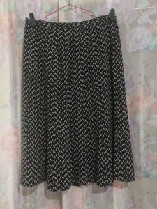 Chic Black &amp; White Skirt