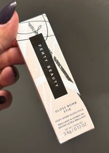 Fenty Beauty Gloss Bomb Stix :- Its Fussy