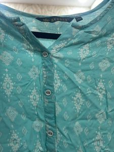Avaasa Kurta Large(L) Size With 3/4th Sleeve