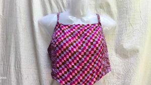 2556. Pink Checkered Crop Top