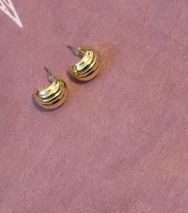 golden earring (item 9)