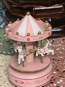 Rotating Merry-Go-Round 🎠