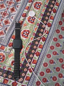 Smart Watch With Wireless Charger Cable