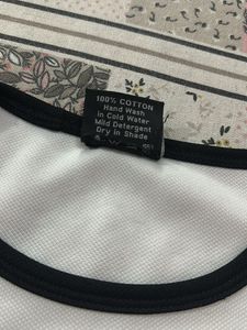 Cute &#39;Be Happy&#39; T-shirt