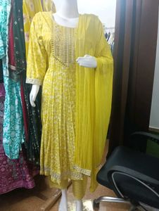 Anarkali Kurti Pant Dupatta Set