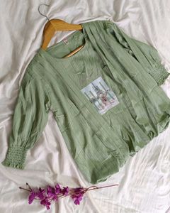 Womens top with puff sleeves Green &#39;Paris&#39; Print T