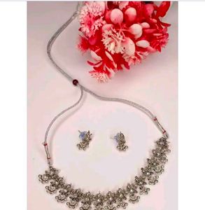 Necklace & Earring Set
