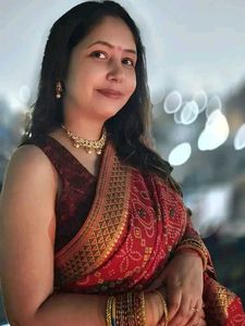 bandhni saare for women in red
