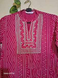 Pink 🌸 Festive Lightweight Kurti..