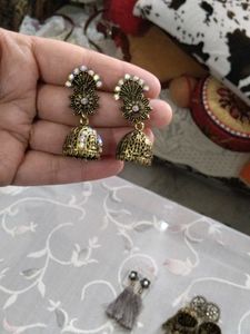 5 Earrings With 3 Bangles Combo Set