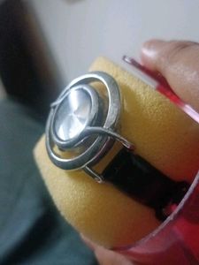 woman&#39;s watch