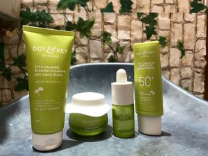 Dot &amp; Key Acne Clearing Kit