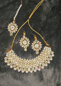 Off White Beads Necklace Sat